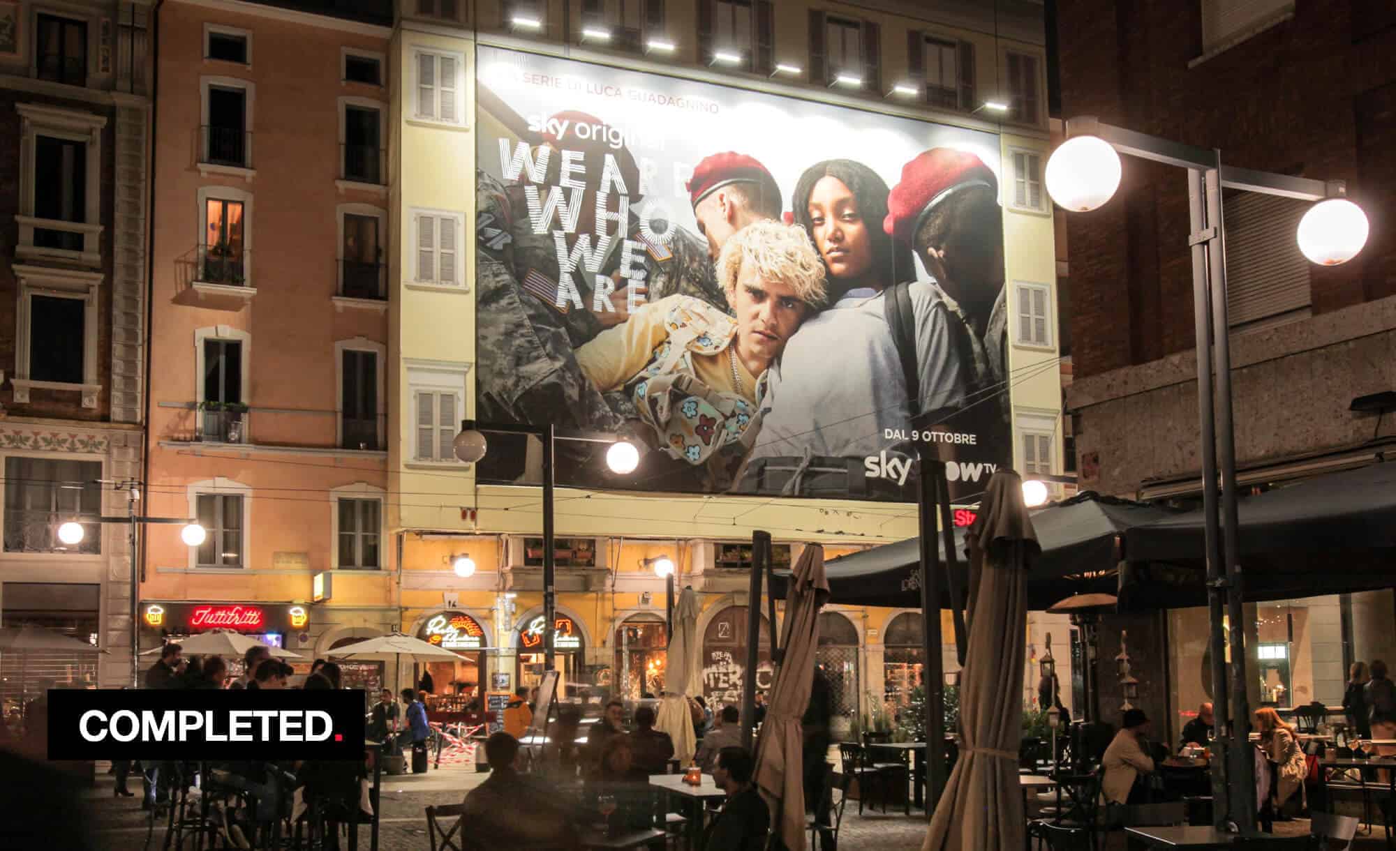 Maxi Affissione a Milano in Corso Ticinese 16 di Sky (Entertainment)