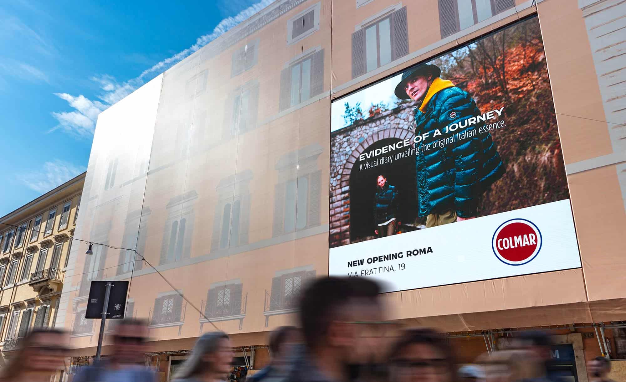 Maxi Affissione a Roma in Piazza Colonna con Colmar (Fashion)